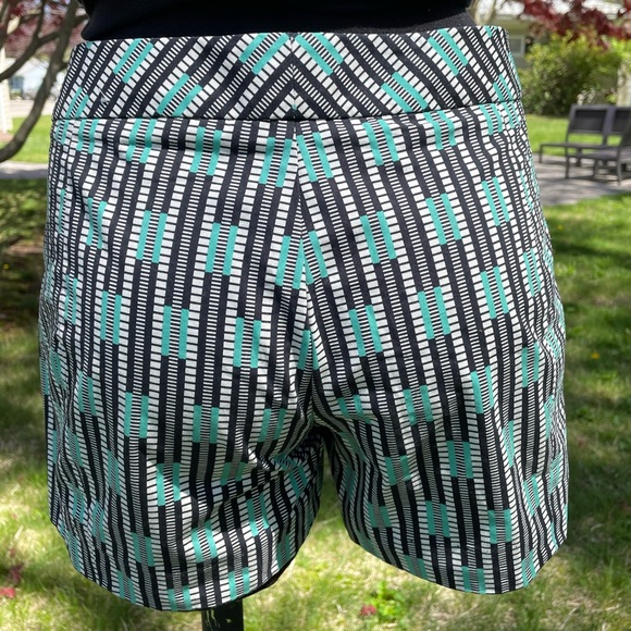 GAP shorts EUC - Picture 3 of 8